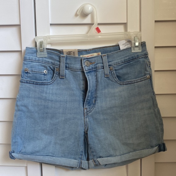 Levi’s mid length light blue shorts - Picture 3 of 5